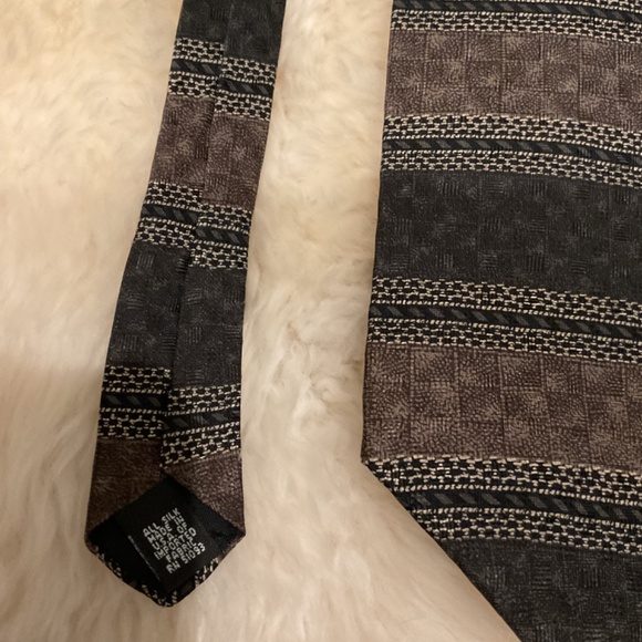 Haggar Men’s Tie - Picture 4 of 5